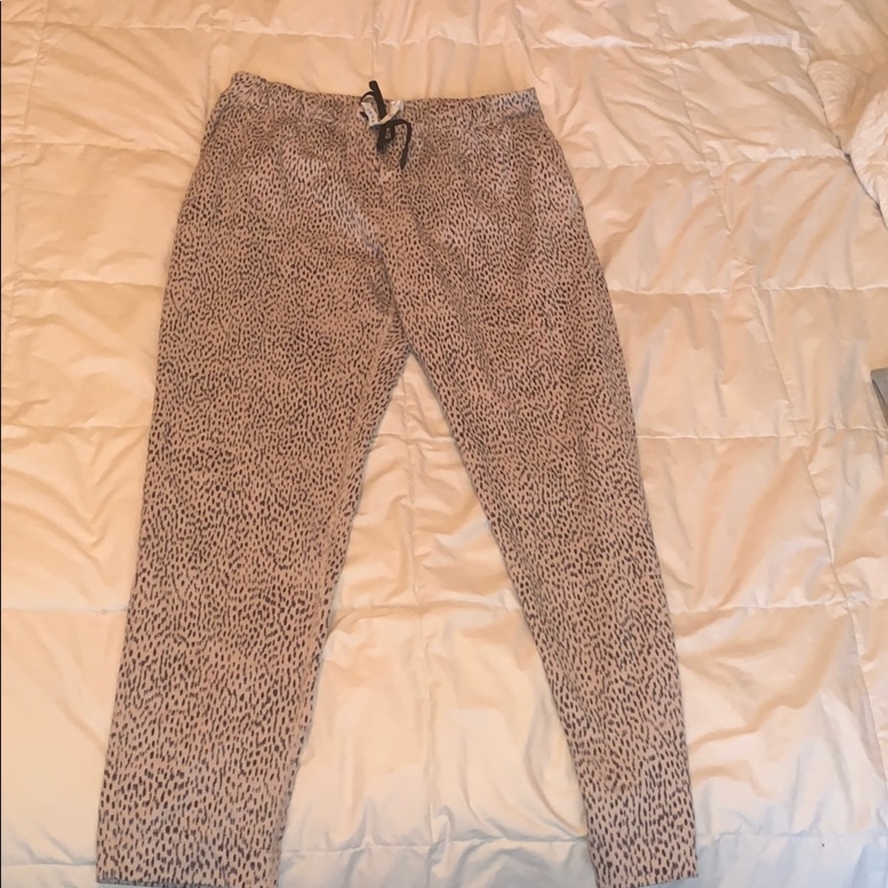 Lululemon spotted joggers